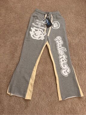 HELLSTRÅT Grey Graphic Wide-Leg Sweatpants with Cream Side Panels